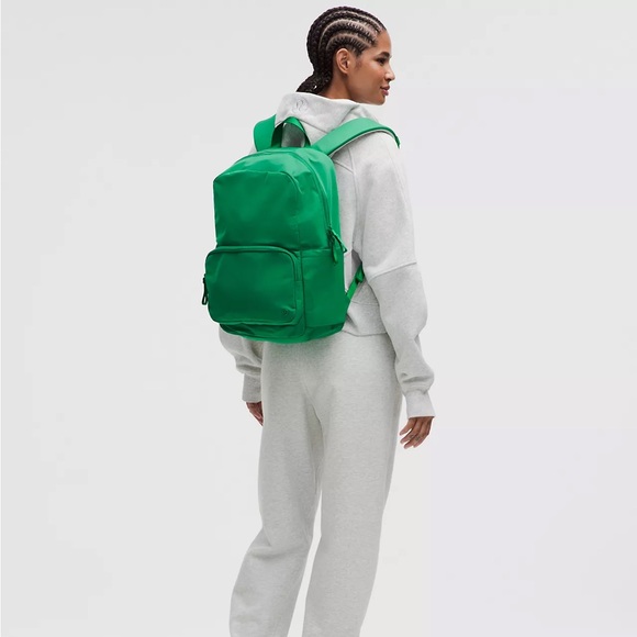 Lululemon Everywhere Backpack 22L- Raceway Green/Sheer Oak - Picture 7 of 10